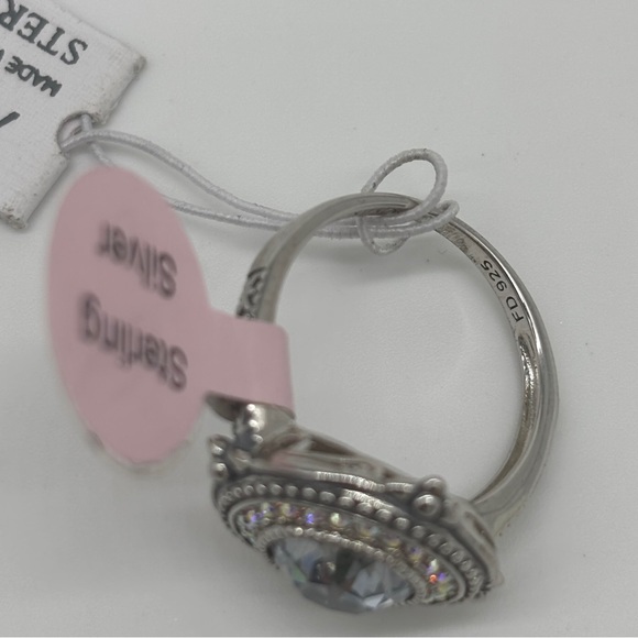 925 Sterling Silver Ring with Swarovski Crystals Round Cut Size 8 NWT - Picture 3 of 5